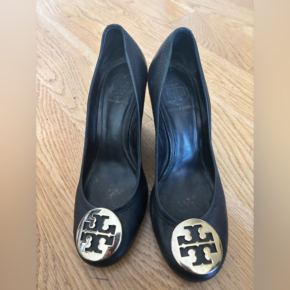Tory Burch Black Leather Heels with Gold Logo Medallion